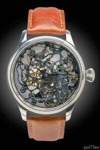 P06-2019_1211-PY_04-BlackWhiteCenter